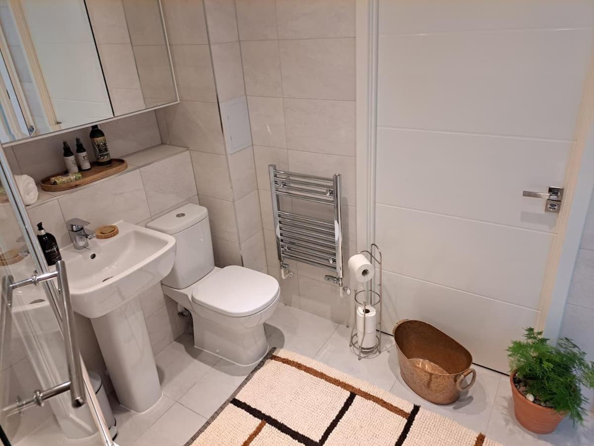Cozy Double Room With Large En Suite Near Canary Wharf London With Amazing Views In A Shared Apartment Bagian luar foto