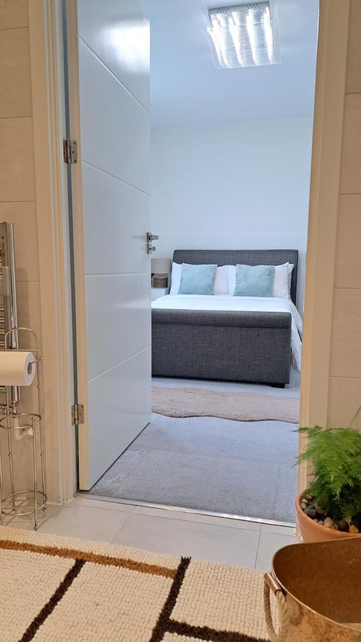 Cozy Double Room With Large En Suite Near Canary Wharf London With Amazing Views In A Shared Apartment Bagian luar foto